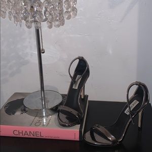 Steve Madden Pewter Heels